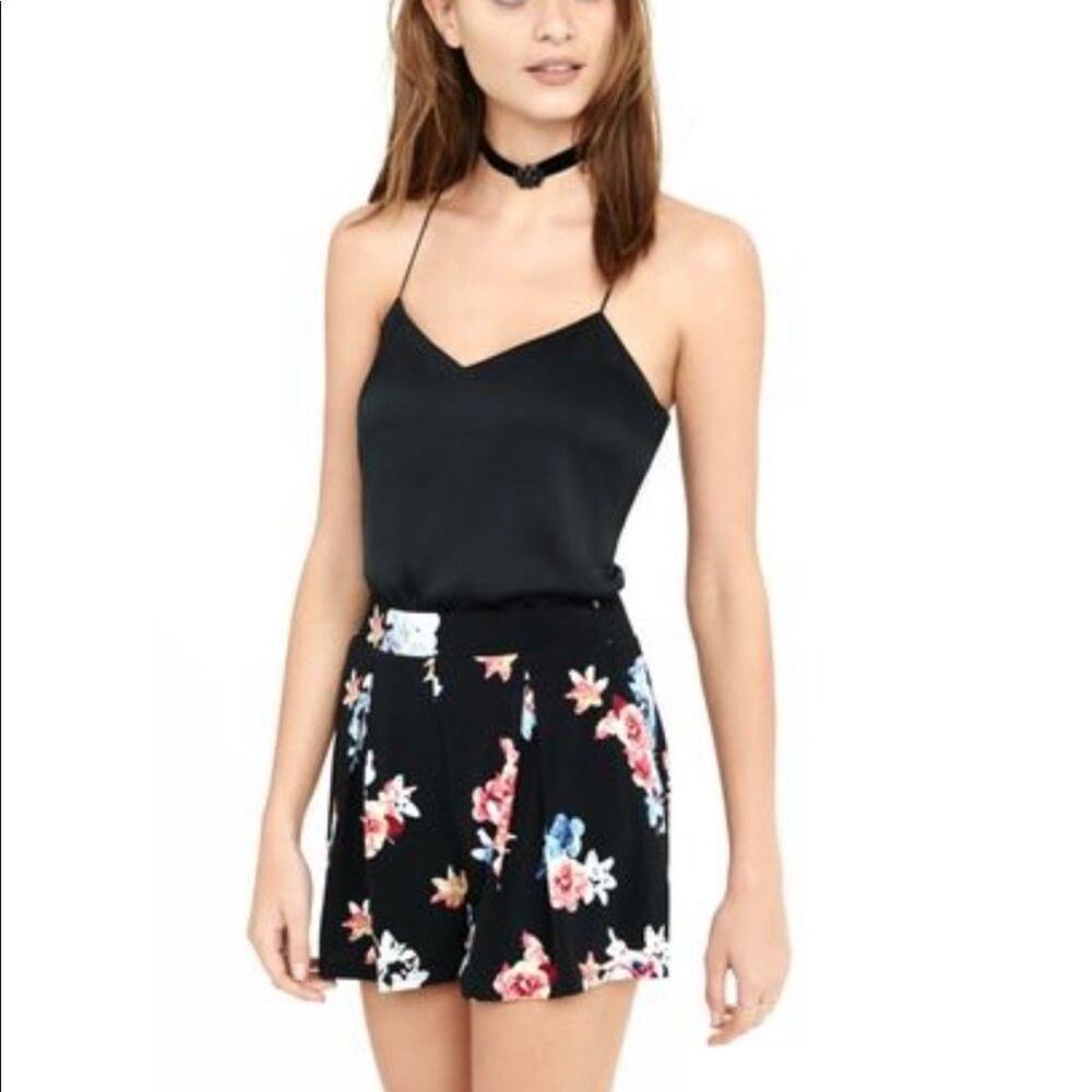 Express cute pants that look like a skirt  floral black